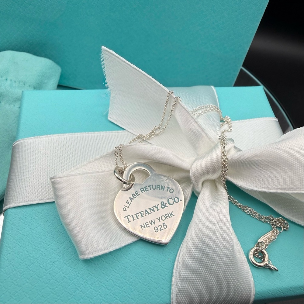 Tiffany & Co. Return to Tiffany Blue Letters Heart Tag Necklace Pendant Medium